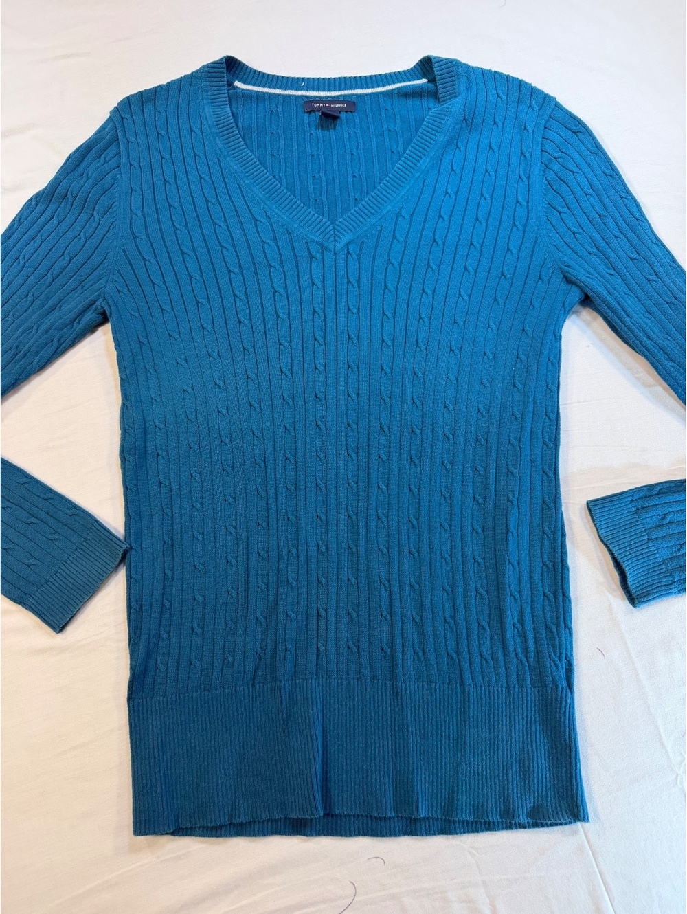 Tommy Hilfiger Women's V-Neck Cable Knit Sweater Large Blue